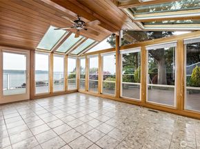 800 S 249th Street, Des Moines WA 98198