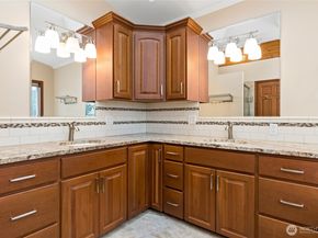 800 S 249th Street, Des Moines WA 98198