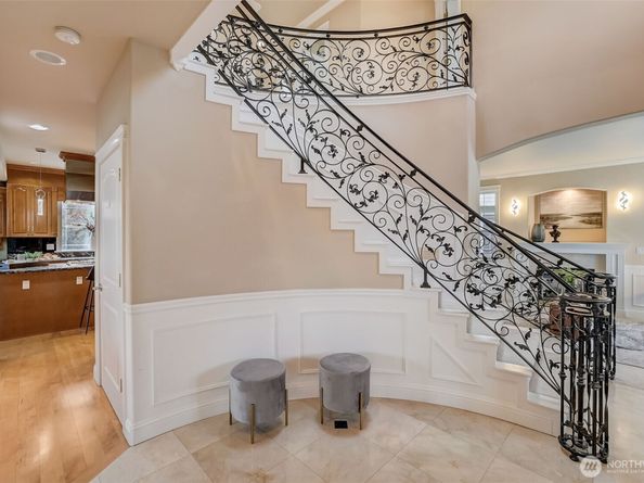 17411 NE 39th Court NE, Redmond WA 98052