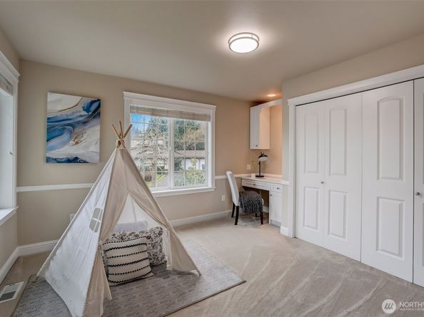 17411 NE 39th Court NE, Redmond WA 98052
