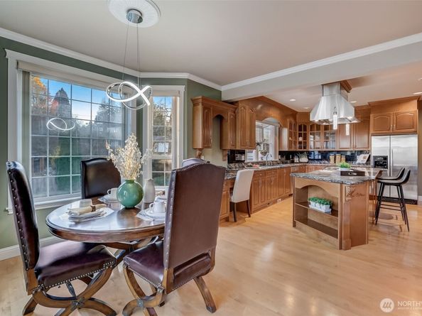 17411 NE 39th Court NE, Redmond WA 98052
