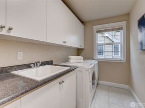 17411 NE 39th Court NE, Redmond WA 98052