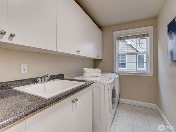 17411 NE 39th Court NE, Redmond WA 98052