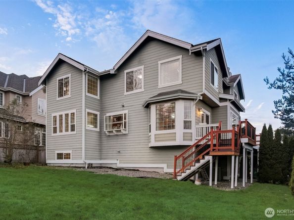 17411 NE 39th Court NE, Redmond WA 98052