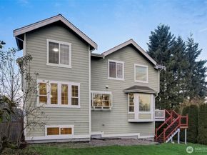 17411 NE 39th Court NE, Redmond WA 98052