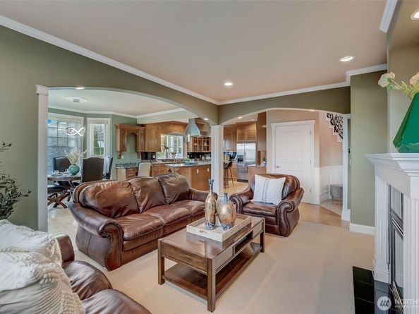 17411 NE 39th Court NE, Redmond WA 98052