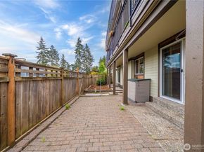 7503 212th Street SW B102, Edmonds WA 98026