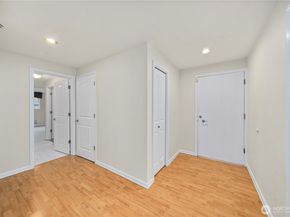 7503 212th Street SW B102, Edmonds WA 98026