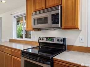 7503 212th Street SW B102, Edmonds WA 98026