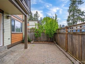 7503 212th Street SW B102, Edmonds WA 98026