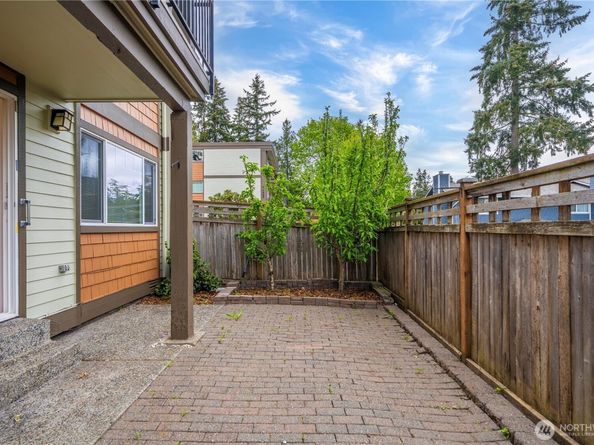 7503 212th Street SW B102, Edmonds WA 98026