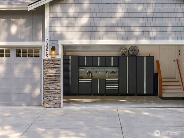 13978 Hidden Heights Lane NE, Bainbridge Island WA 98110