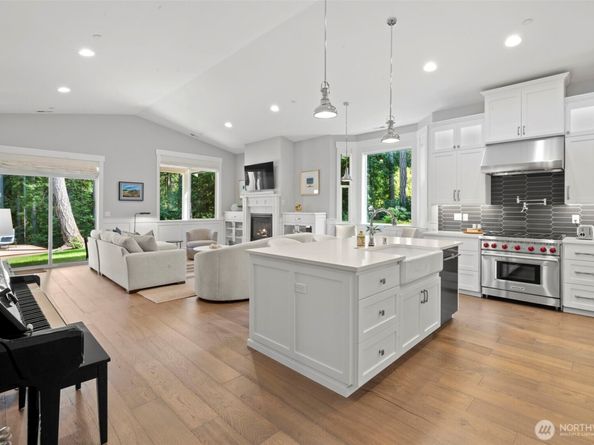 13978 Hidden Heights Lane NE, Bainbridge Island WA 98110