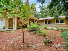 8200 NE View Ridge Lane, Poulsbo WA 98370
