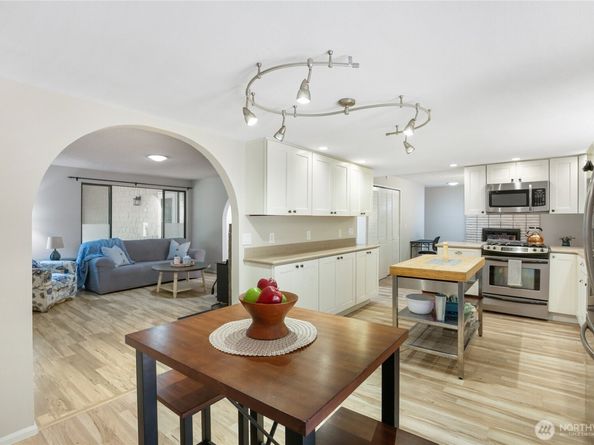 8200 NE View Ridge Lane, Poulsbo WA 98370