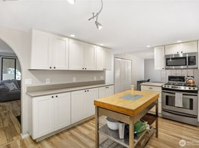 8200 NE View Ridge Lane, Poulsbo WA 98370