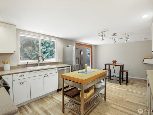 8200 NE View Ridge Lane, Poulsbo WA 98370