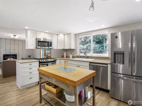 8200 NE View Ridge Lane, Poulsbo WA 98370