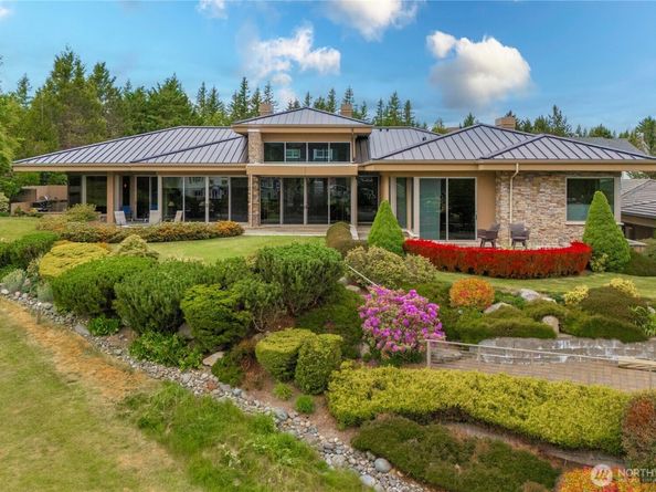 7215 Saint Andrews Lane SE, Snoqualmie WA 98065