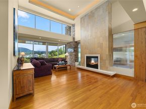 7215 Saint Andrews Lane SE, Snoqualmie WA 98065