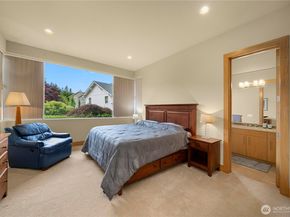 7215 Saint Andrews Lane SE, Snoqualmie WA 98065