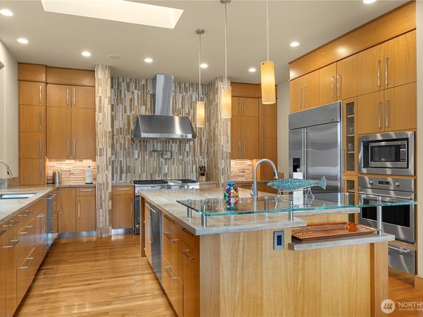 7215 Saint Andrews Lane SE, Snoqualmie WA 98065