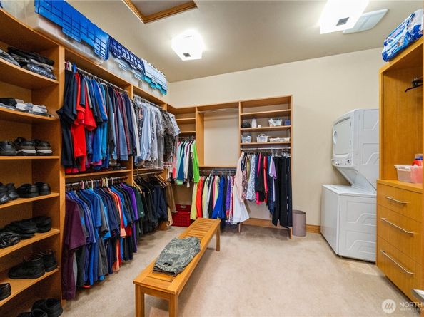 7215 Saint Andrews Lane SE, Snoqualmie WA 98065