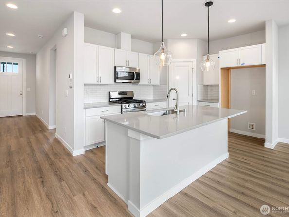 544 SW 97th Street 5, Seattle WA 98106