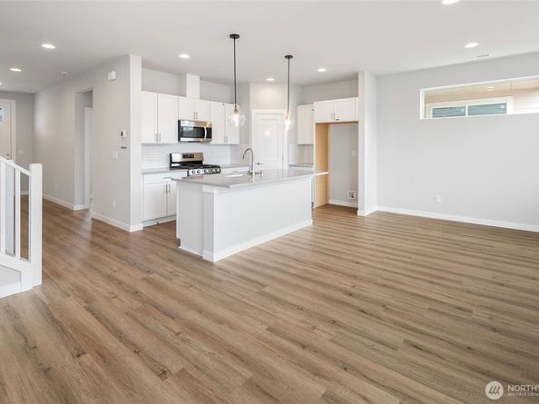 544 SW 97th Street 5, Seattle WA 98106