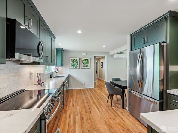 14025 23rd Avenue NE, Seattle WA 98125