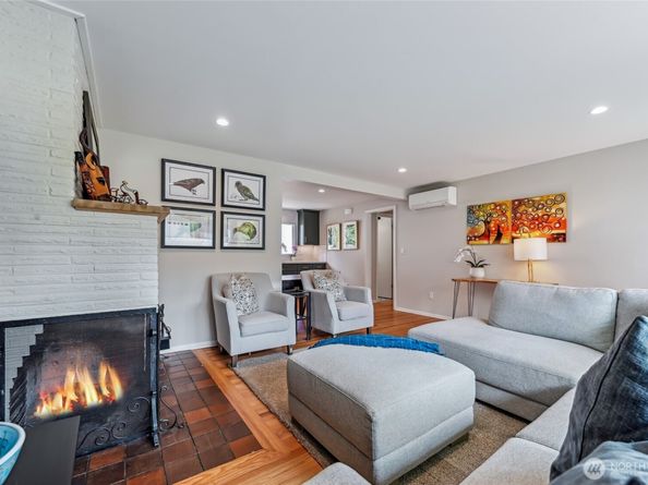 14025 23rd Avenue NE, Seattle WA 98125