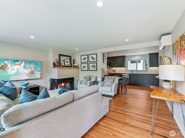 14025 23rd Avenue NE, Seattle WA 98125