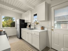 5609 S Prentice Street, Seattle WA 98118