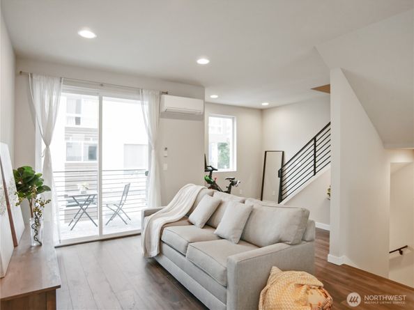 8545 22nd Place NE, Seattle WA 98115