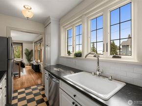 405 Prospect Street 201, Seattle WA 98109