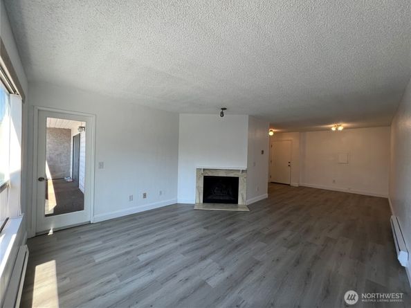 1175 Harrington Place NE 214, Renton WA 98056