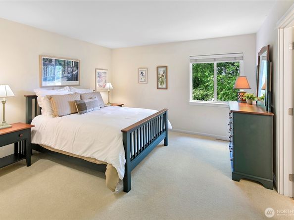 213 Eakin Drive NW, Bainbridge Island WA 98110