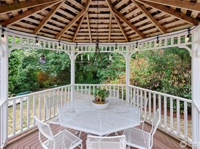 213 Eakin Drive NW, Bainbridge Island WA 98110