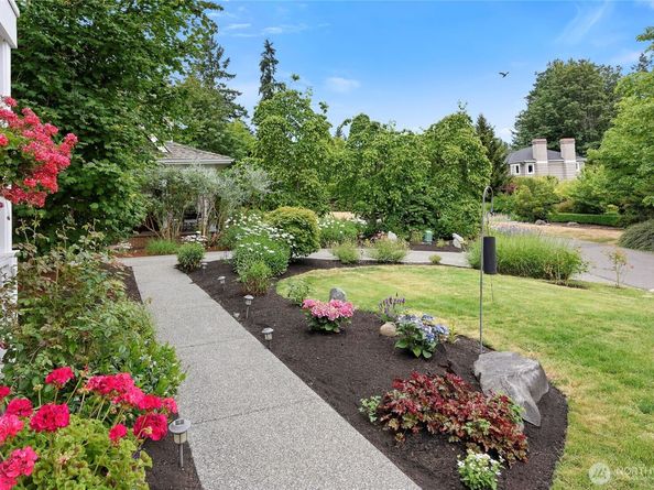 213 Eakin Drive NW, Bainbridge Island WA 98110