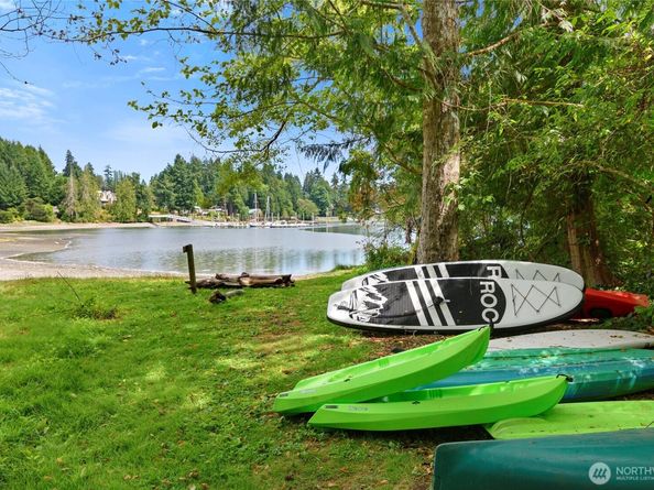 213 Eakin Drive NW, Bainbridge Island WA 98110