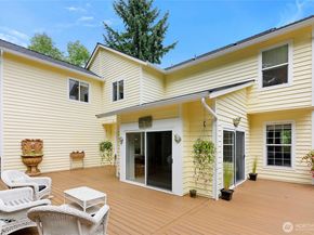213 Eakin Drive NW, Bainbridge Island WA 98110