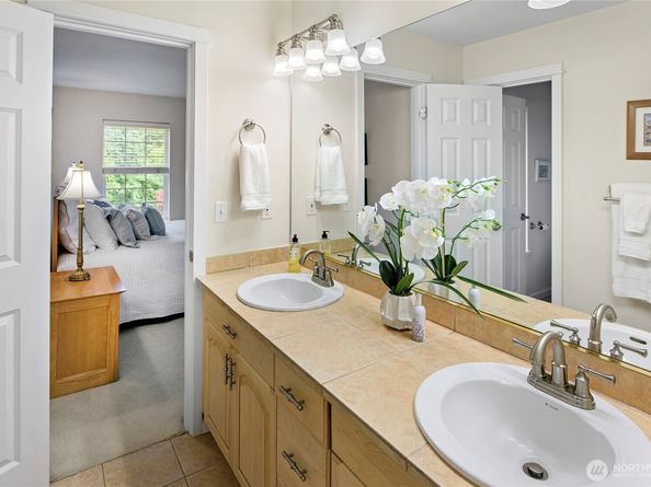 213 Eakin Drive NW, Bainbridge Island WA 98110