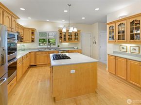 213 Eakin Drive NW, Bainbridge Island WA 98110