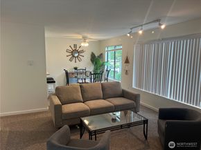 4800 200th Street SW E205, Lynnwood WA 98036