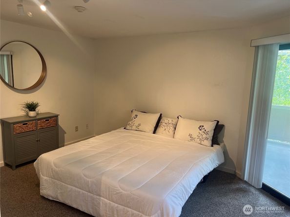 4800 200th Street SW E205, Lynnwood WA 98036