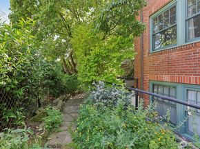 408 Bellevue Avenue E 206, Seattle WA 98102