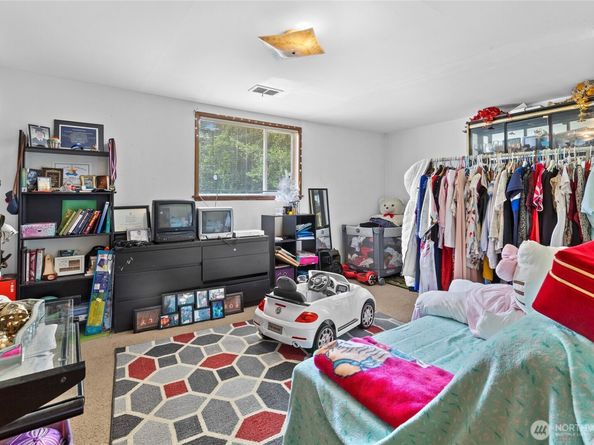 14222 4th Avenue SW, Burien WA 98166