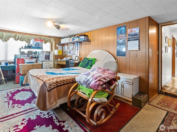 14222 4th Avenue SW, Burien WA 98166