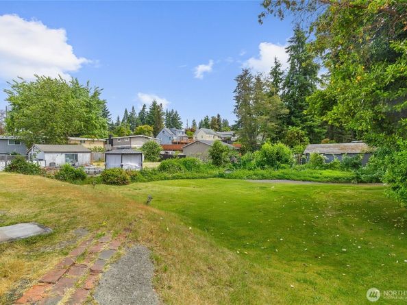 14222 4th Avenue SW, Burien WA 98166