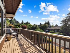 6210 105th Avenue NE, Kirkland WA 98033